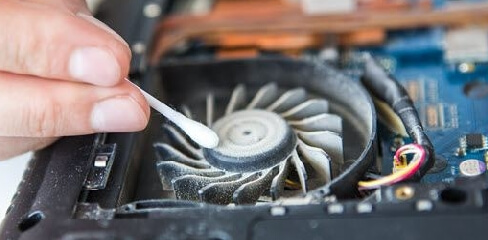 Dépoussiérer les ventilateurs d'ordinateur