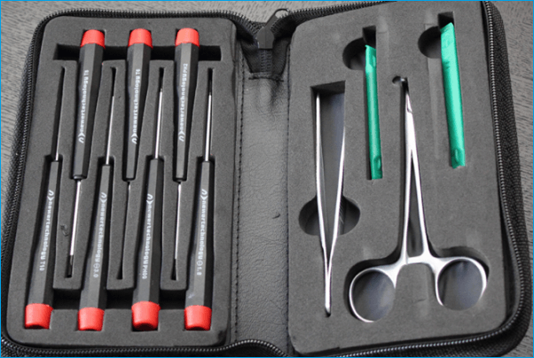 des outils adaptés pour vous aider à ouvrir votre ordinateur portable