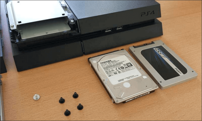 Placez le nouveau disque dur PS4